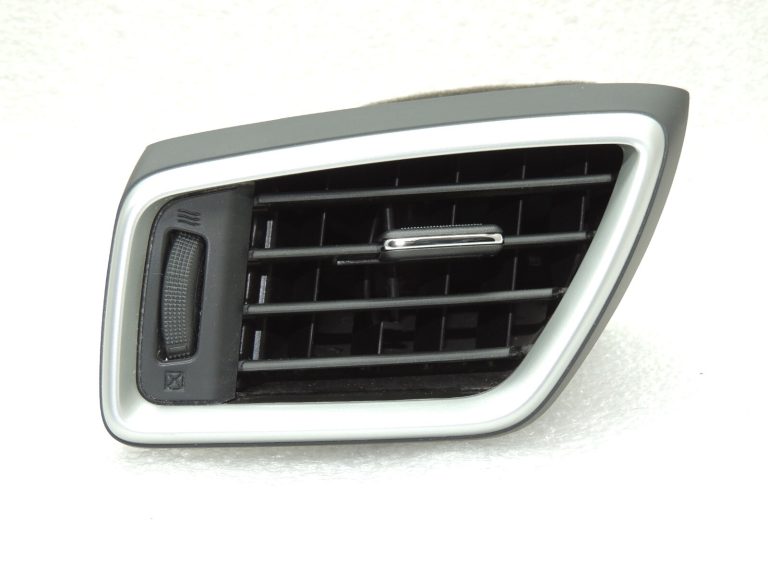Nissan Qashqai J11 Gaisa ventilācijas atveres priekšējā kreisā 687614EH0A