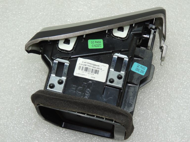Nissan Qashqai J11 Gaisa ventilācijas atveres priekšējā kreisā 687614EH0A