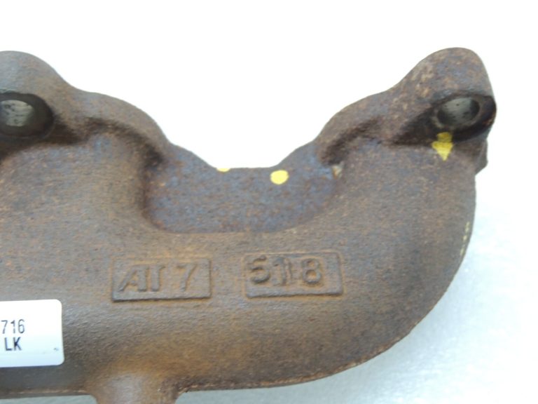 Toyota Hilux VII 2.5 D-4D 2KD-FTV Izplūdes kolektors Izplūdes kolektors 17141-30060