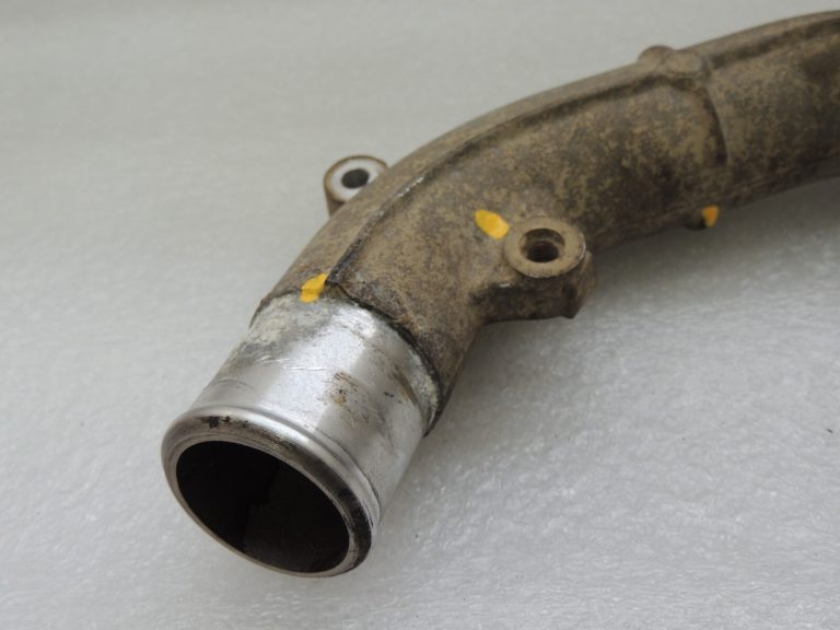 Toyota Hilux VII 2.5 D-4D 2KD-FTV Radiatora caurule 16321-30040 16321-0L020
