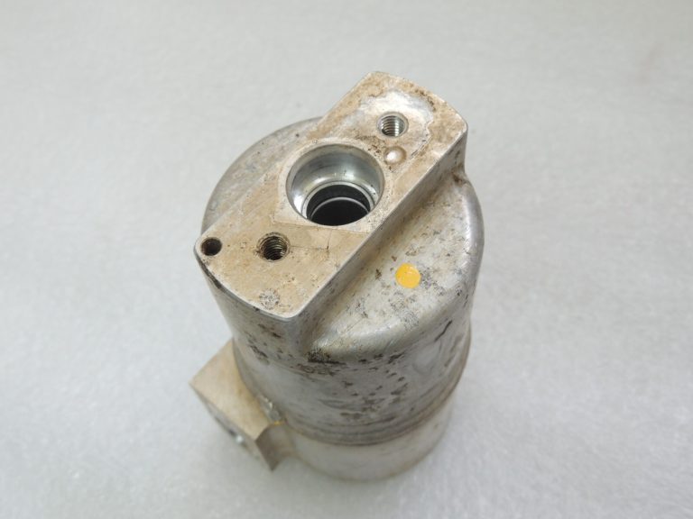 Toyota Hilux VII 2.5 D-4D 2KD-FTV Gaisa kondicioniera akumulators AC 884700K020 88470-0K020