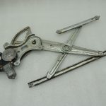 Toyota Hilux VII Priekšējā labā loga regulatora sliede ar motoru 69810-0K041