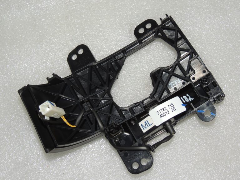Toyota Avensis T27 centrālās konsoles automātiskās transmisijas displeja pārsegs 5880505341