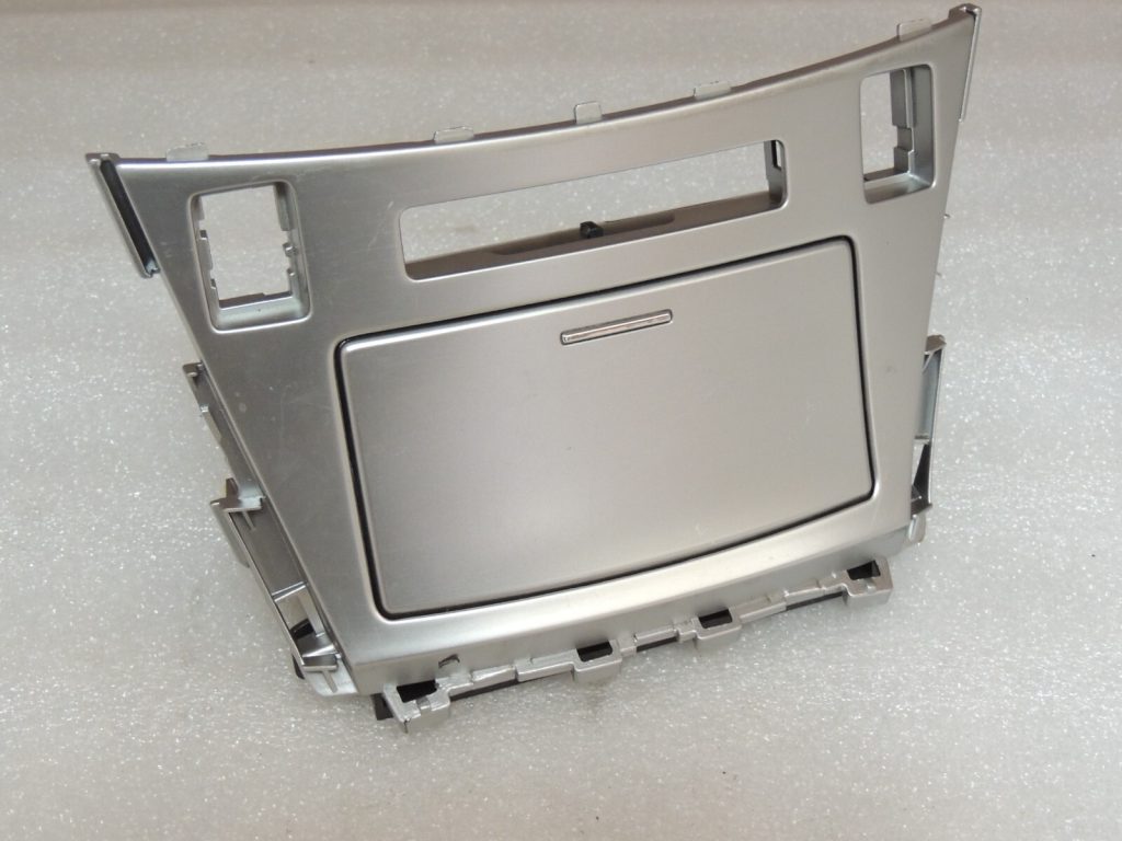 OEM Toyota Avensis T27 Ashtray 7411005211
