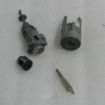 Mitsubishi Outllander II Citroen C CROSSER durvju slēdzenes atslēga