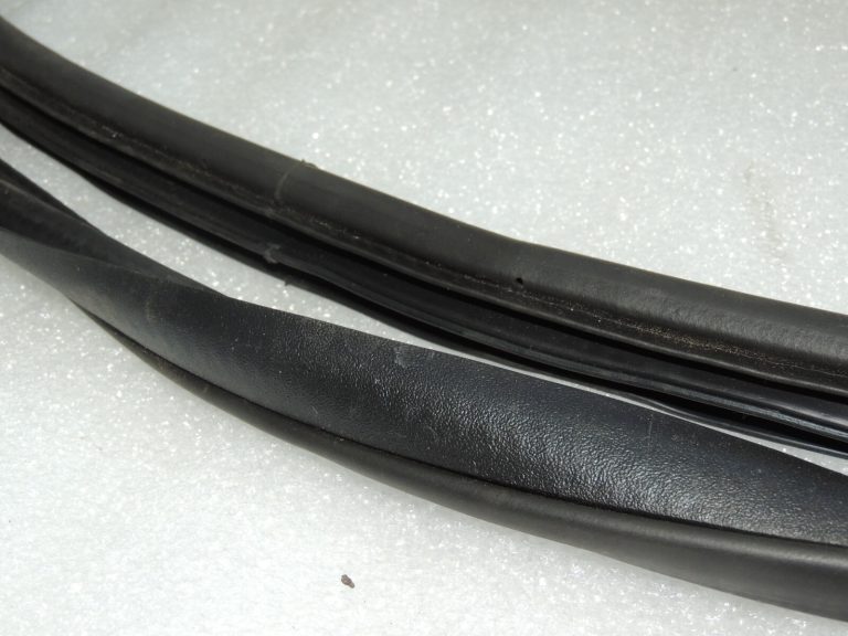 Suzuki SX4 S-CROSS durvju gumijas blīve priekšējā kreisā 84651-61M00