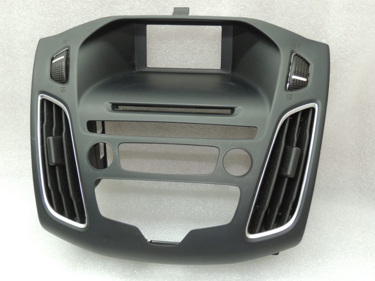 Ford Focus III instrumentu paneļa vāks ar ventilāciju 1932557