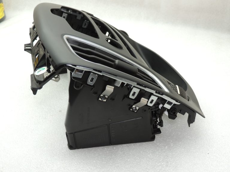 Ford Focus III instrumentu paneļa vāks ar ventilāciju 1932557