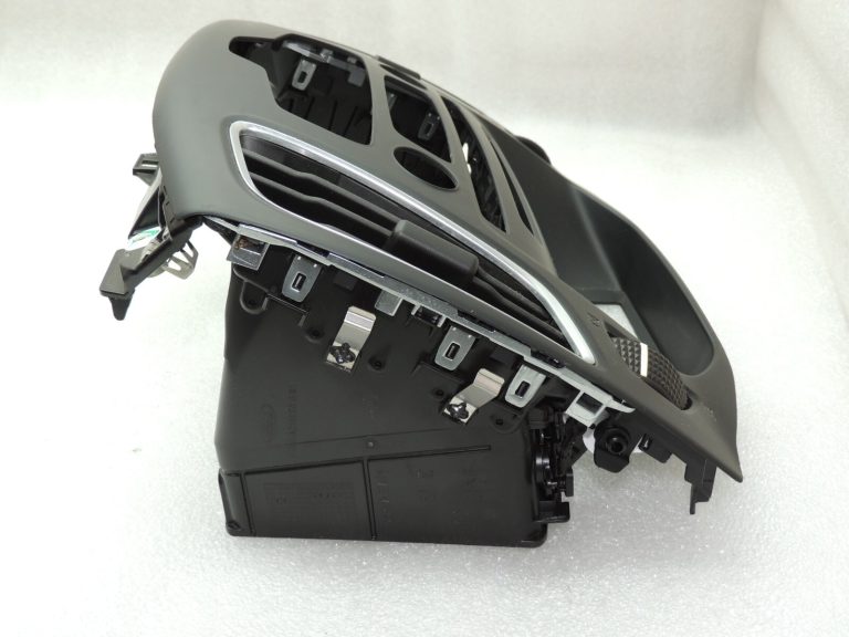 Ford Focus III instrumentu paneļa vāks ar ventilāciju 1932557