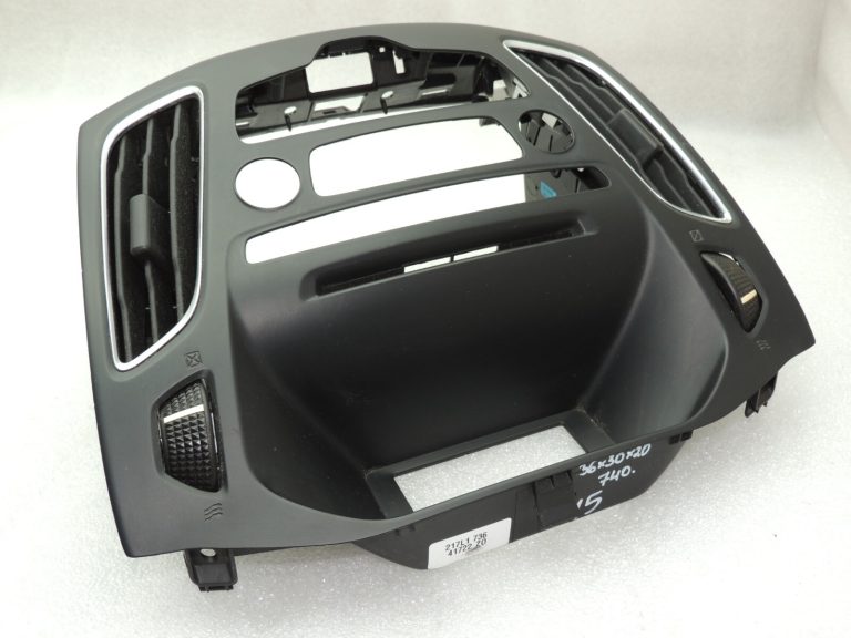 Ford Focus III instrumentu paneļa vāks ar ventilāciju 1932557