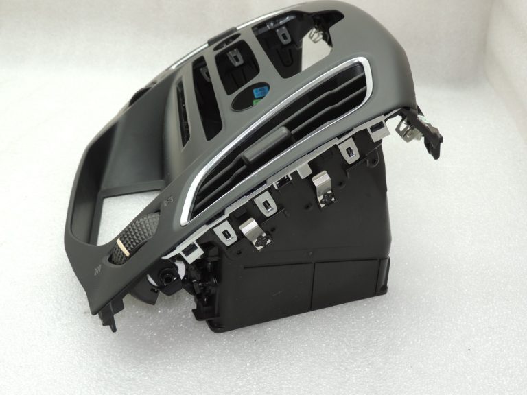 Ford Focus III instrumentu paneļa vāks ar ventilāciju 1932557