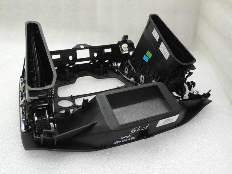 Ford Focus III instrumentu paneļa vāks ar ventilāciju 1932557