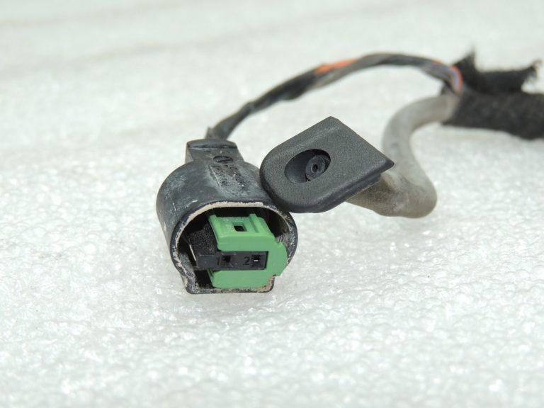 OEM Opel Insignia A trešā bremžu signālstabiņa vadu instalācija 13273646
