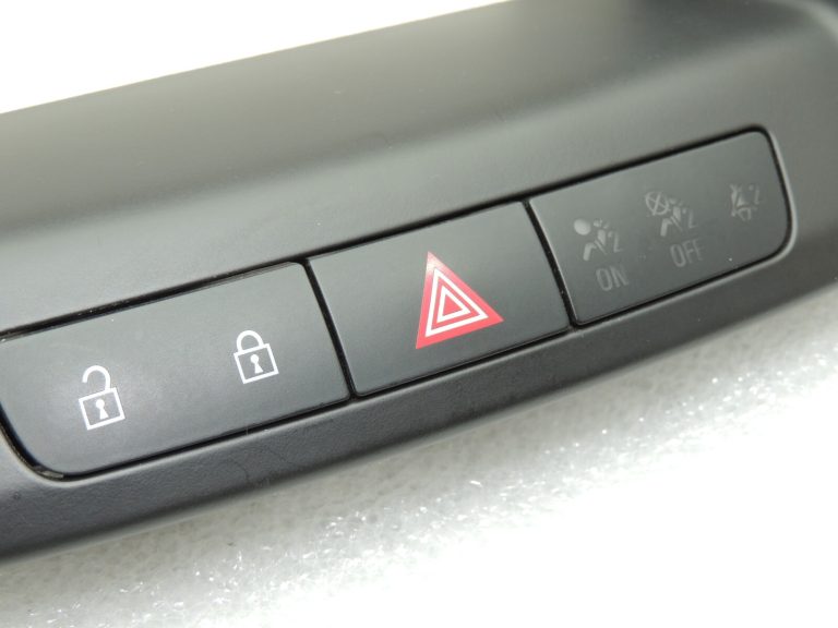 Opel Insignia A ekrāna apšuvums avārijas brīdinājuma slēdzis gaisa sprausla 13324594