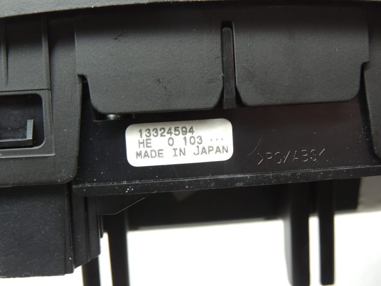 Opel Insignia A ekrāna apšuvums avārijas brīdinājuma slēdzis gaisa sprausla 13324594