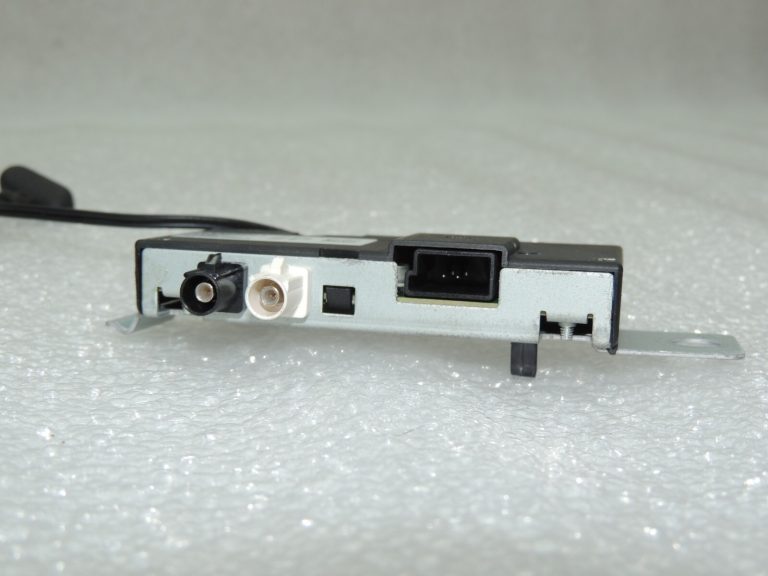 Opel Insignia A virsbūves vadības bloka modulis antenas pastiprinātājs 13327068