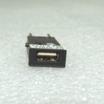OEM Opel Insingnia A centrālās konsoles USB kontaktligzdas savienotājs 13317918
