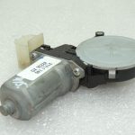 Nissan X-Trail T32 aizmugurējā kreisā loga regulatora motors 827311BA0A