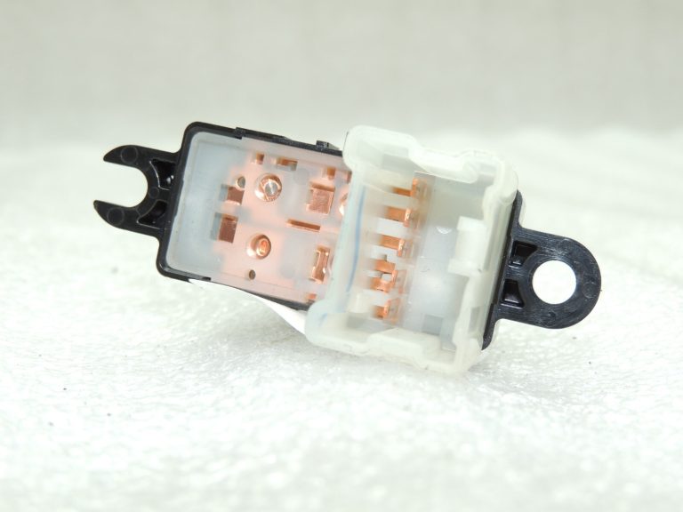 OEM Nissan logu regulatora slēdzis kreisais vai labais priekšējais kreisais 254114CE0A