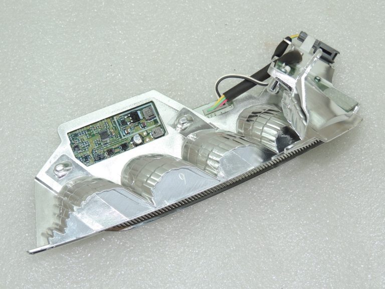 Nissan Qashqai J11 priekšējo LED lukturu remonts priekšējais kreisais 260604EH2A