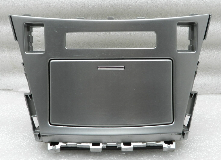 Toyota Avensis T27 oriģinālā pelnu trauksme 5542205091