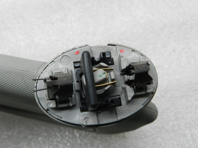 Toyota Avensis T27 oriģināls saules aizsarglīdzeklis labajā pusē 7431005270B0
