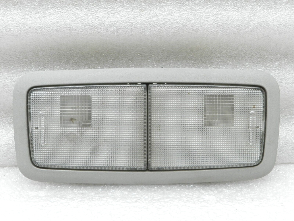 Toyota Avensis T27 oriģināls salona apgaismojums Aizmugures lasīšanas gaisma 812500503030B0