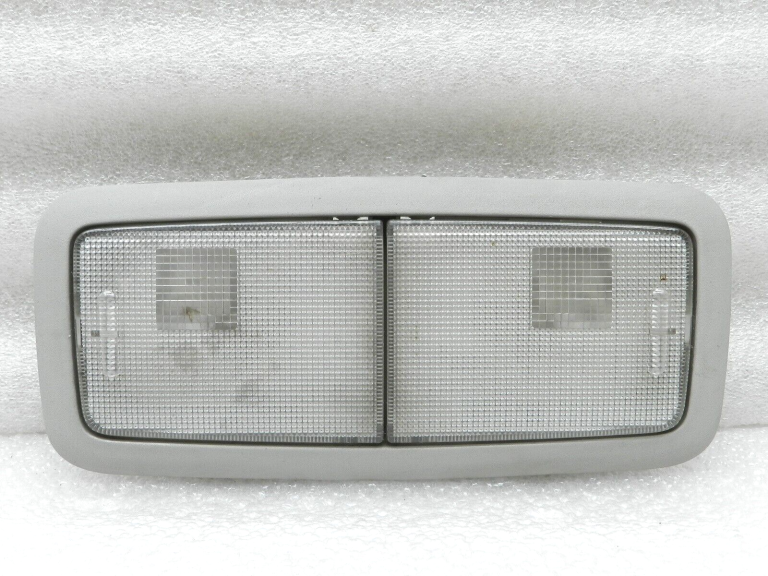 Toyota Avensis T27 oriģināls salona apgaismojums Aizmugures lasīšanas gaisma 812500503030B0