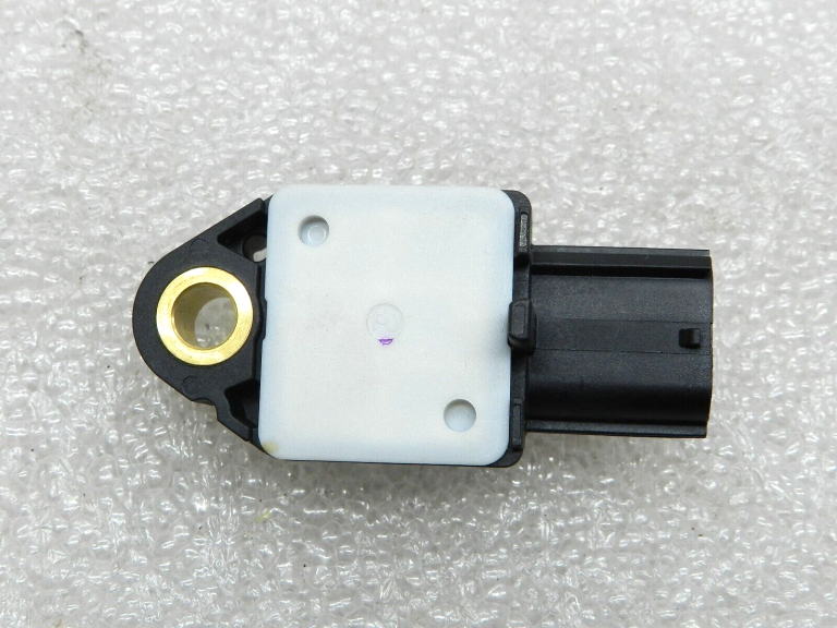 Toyota Avensis T27 oriģinālais trieciena sensors 89831-02100