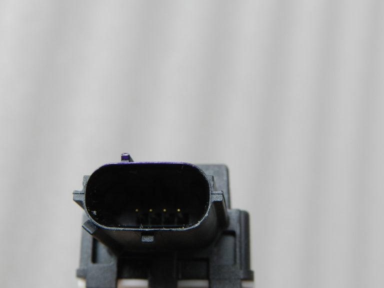 Toyota Avensis T27 oriģinālais trieciena sensors 89831-02100