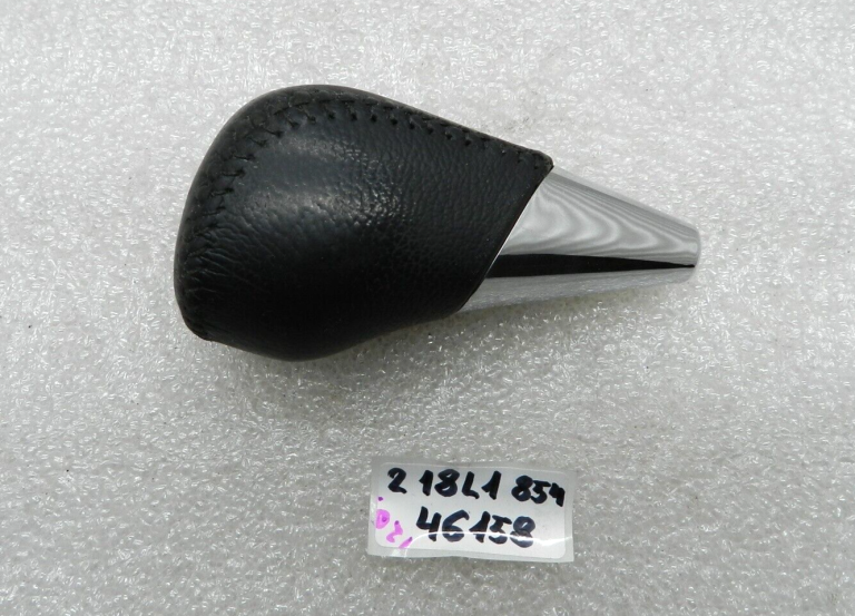 Toyota Avensis T27 oriģinālā dekoratīvā apdare uz pārnesumkārbas sviras 3350420290C1