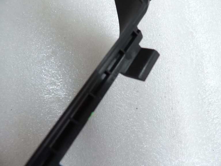 Opel Zafira C CID 7″ displeja radio paneļa vāks, apdares panelis 20891033