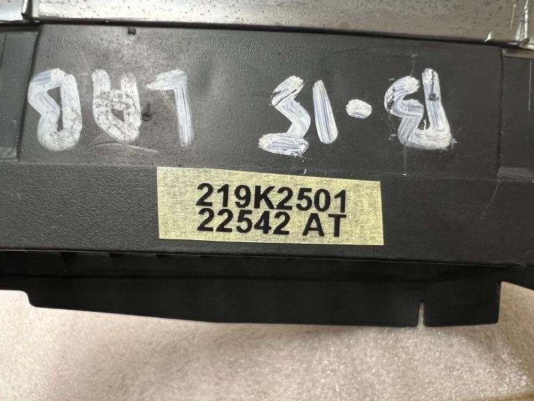 BMW E46 priekšējā radiatora režģa labā puse 8159624 71138159624