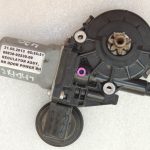 Toyota Corolla E18 Logu regulatora motors 69830-02530 6983002530