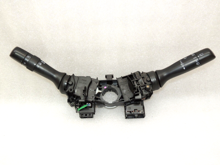 Toyota Yaris P13 Stūres kolonnas slēdzis 84140-0D270 84652-0D180