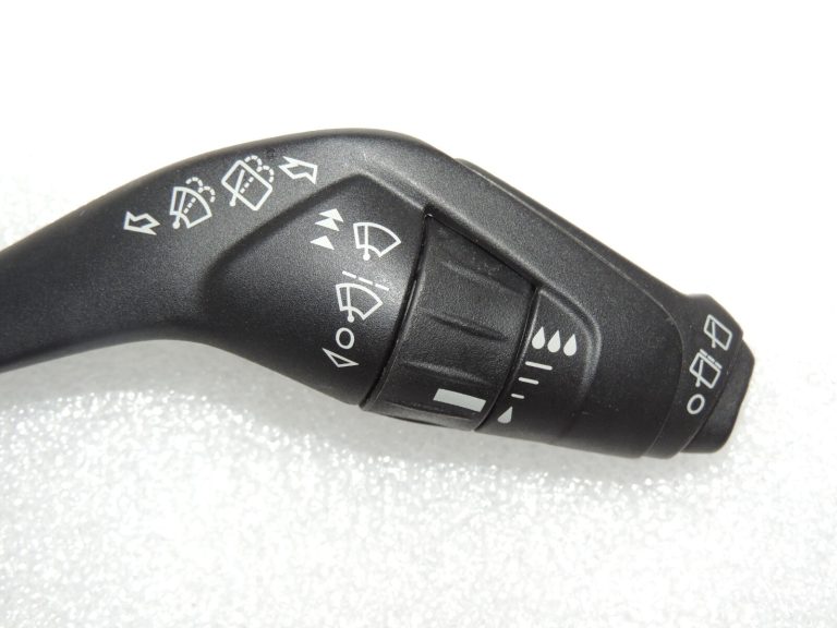Ford Focus III stūres slēdzis 1900224 F1ET-17A553-BA