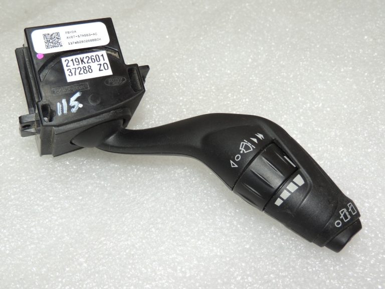 Ford Focus III stūres kolonnas slēdža tīrītāja slēdzis 1883869 AV6T-13335-AE
