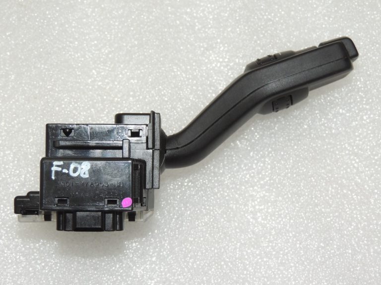 Ford Focus II stūres kolonnas slēdža tīrītāju slēdzis 1350067 4M5T-17A553-BD