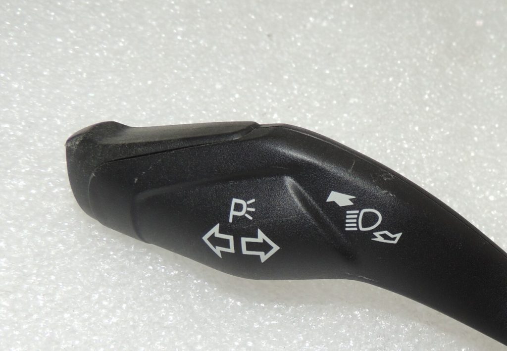 Ford Focus III stūres kolonnas slēdža indikators 1883869 AV6T-13335-AE