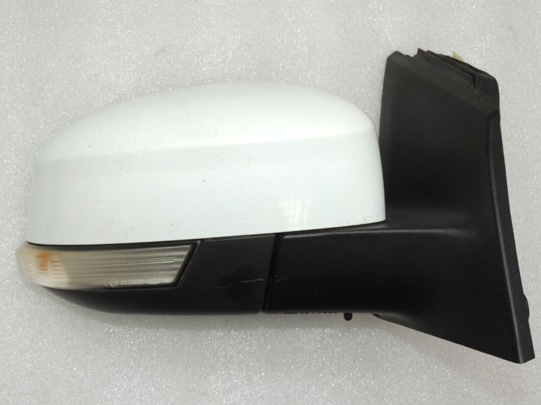Ford Focus III ārējais spogulis labajā pusē 2011-2015 Frozen White 2143356 BM51-17682-JJ