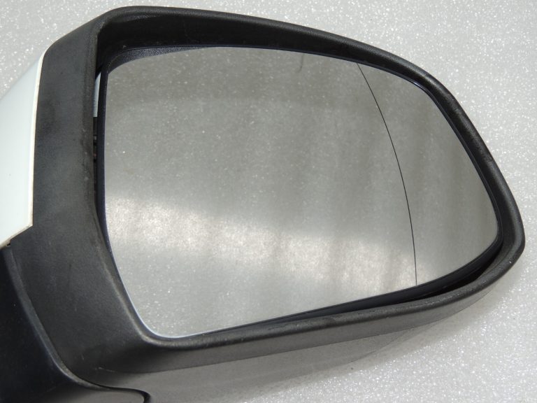 Ford Focus III ārējais spogulis labajā pusē 2011-2015 Frozen White 2143356 BM51-17682-JJ