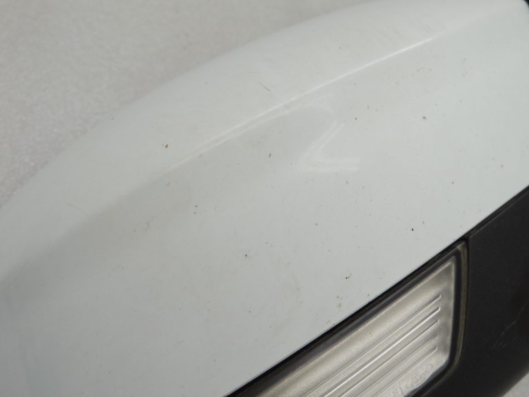Ford Focus III ārējais spogulis labajā pusē 2011-2015 Frozen White 2143356 BM51-17682-JJ