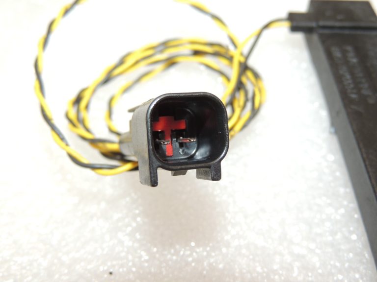 Ford Focus III antenas pastiprinātājs 2011-2015 Siemens VDO 1751167 8M5T-15K603-LB