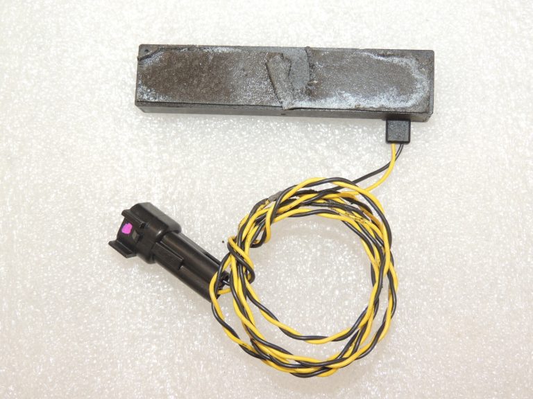 Ford Focus III antenas pastiprinātājs 2011-2015 Siemens VDO 1751167 8M5T-15K603-LB