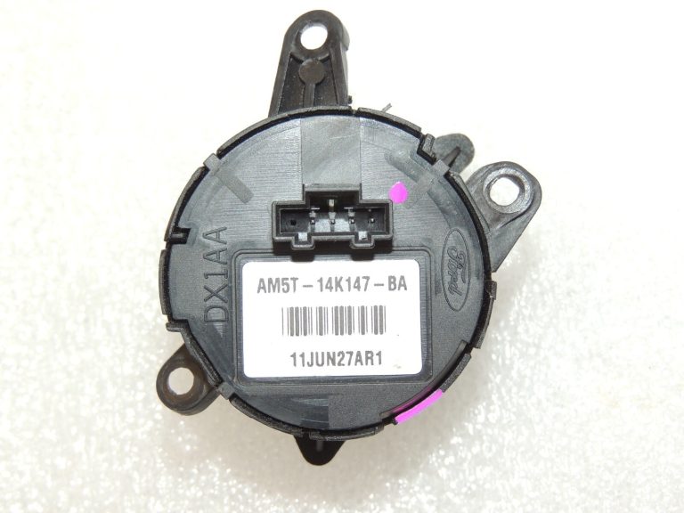 Ford Focus III Stūres slēdzis labajā pusē 1687313 AM5T-14K147-BA