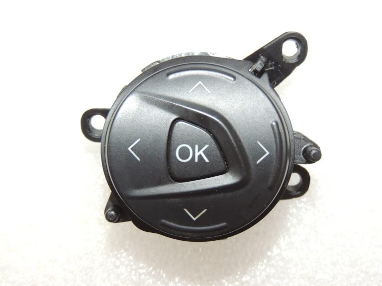 Ford Focus III Stūres slēdzis kreisais 1687315 AM5T-14K147-AA