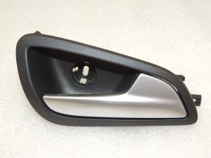 Ford Focus III Iekšējo durvju rokturis aizmugurējais labās puses 1746825 AM51-U22600-BE3JA6