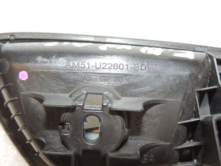 Ford Focus III iekšējais durvju rokturis aizmugurējais kreisais 1746826 AM51-U22601-BE3JA6