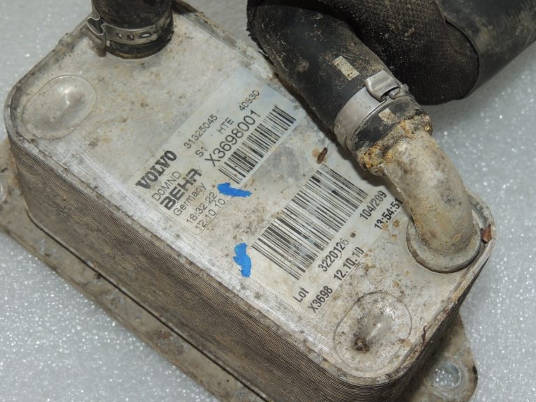 Volvo 2.0 2.4 1.6 D4 D3 1.8 Eļļas dzesētājs 31325045