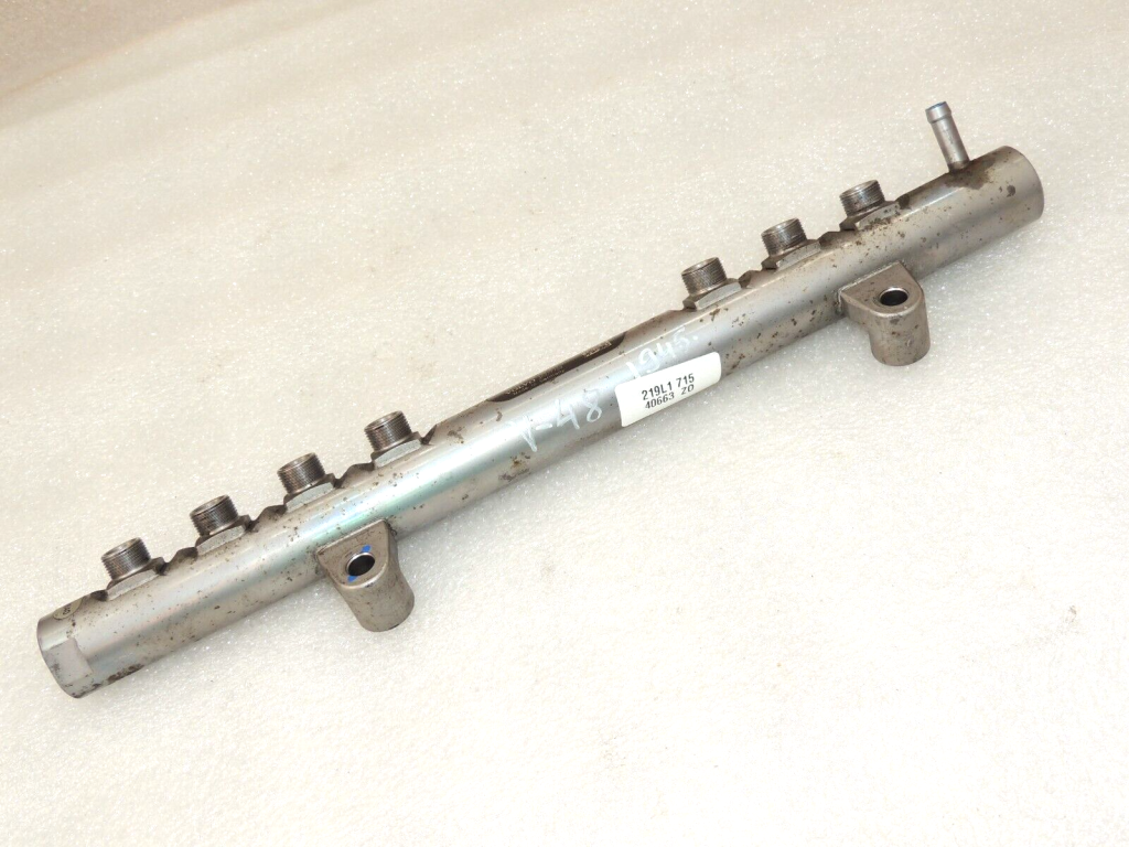 OEM Bosch Volvo S60 D5 V60 2.0T D5204T2 degvielas sadalītājs